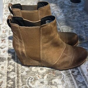 Women's Joan Rhapsody Waterproof Leather Chelsea Wedge Booties
9.5 new